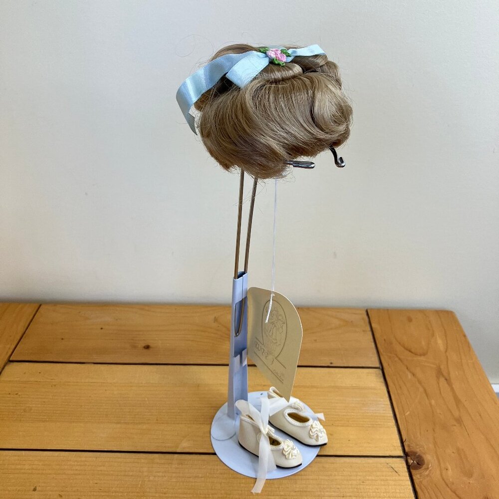 Wee 3 Doll Wig LINDA HL1 E6 Blonde w/ Blue Ribbon 8-9 1/2 + La Sioux Doll Shoes
